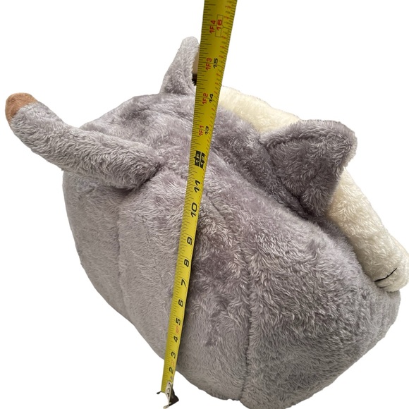 new cute faux fur 16”L x 13”Hx 13”W cat bed for sale - Picture 5 of 7